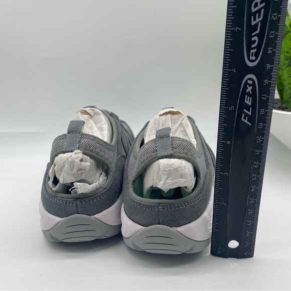 Easy Spirit Earthen breathable cutout slip on Sneaker in grey size 9.5WW NEW - Picture 7 of 7